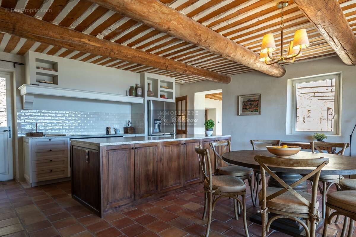 Maison à GORDES