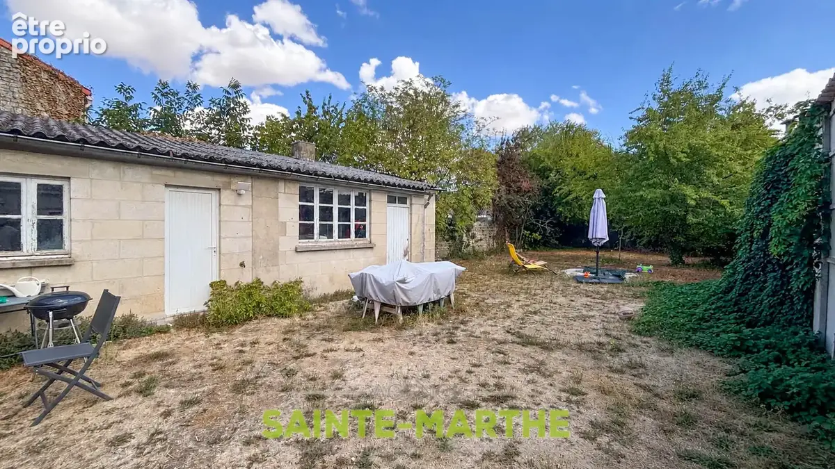 Niort. Maison de ville, 3 chambres, jardin et garage. - photo 6