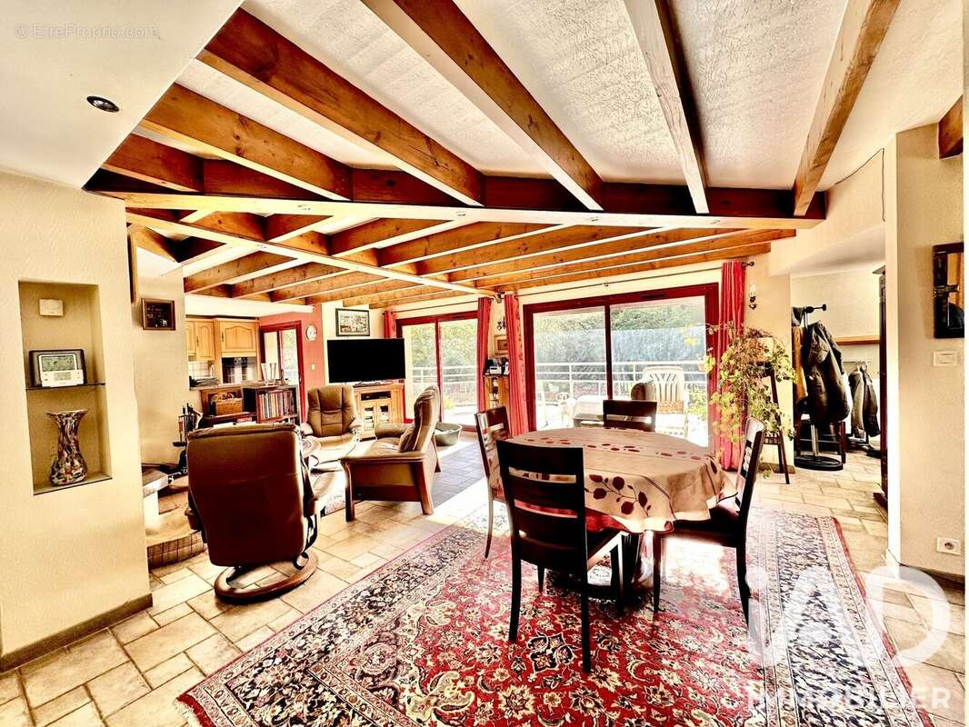 Maison 310 m² à Guengat  - photo 4