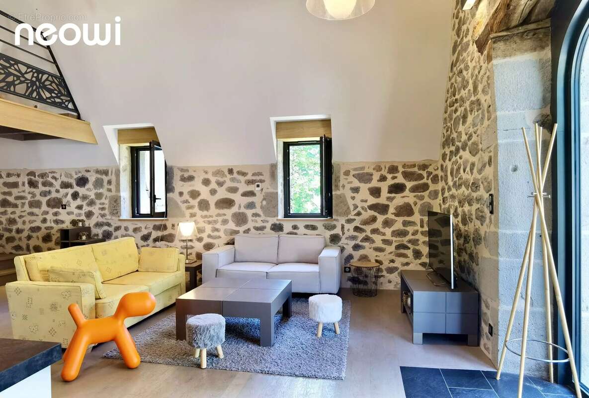 Grange rénovée + maison de bourg de 170 m² à rénover : un projet unique - photo 5
