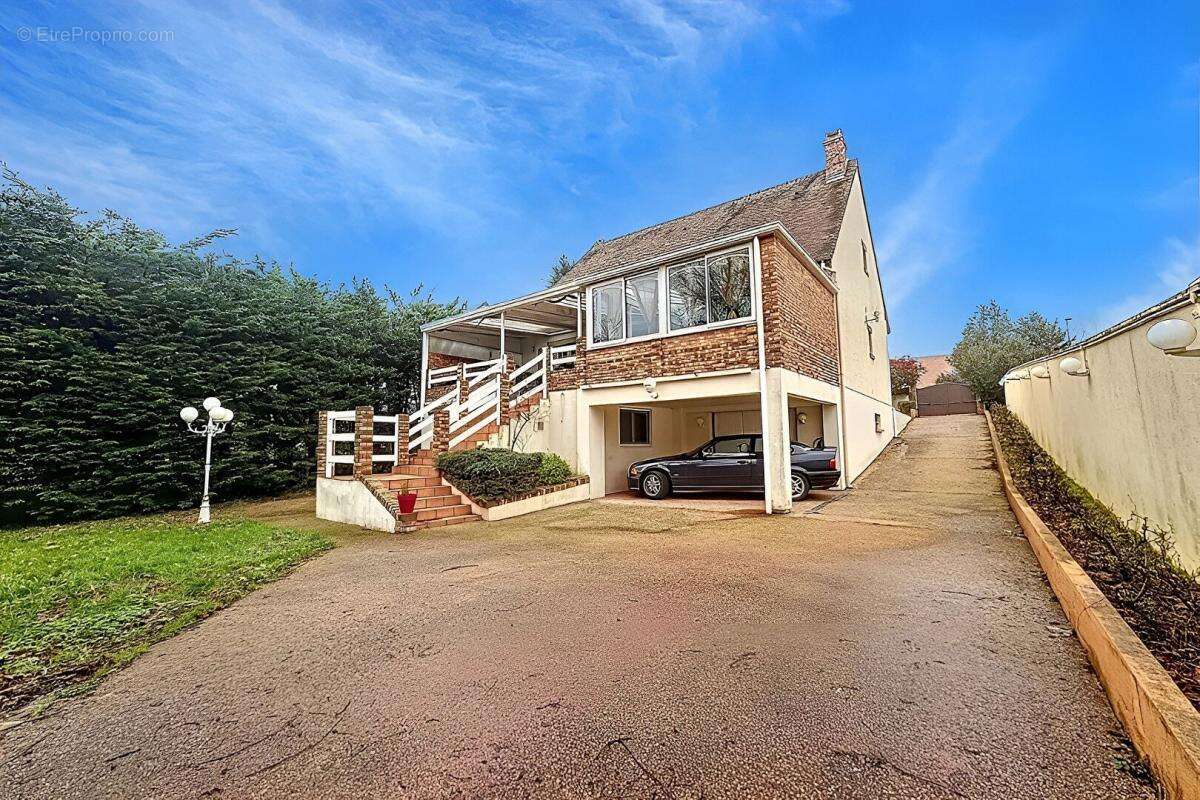 Maison à MARCOUSSIS