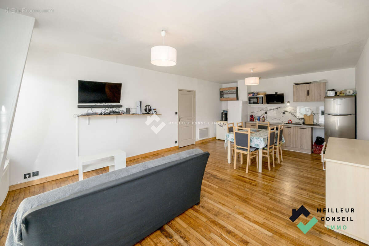 Appartement à SAINT-DONAN