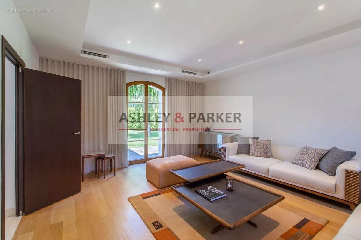 Maison à MOUANS-SARTOUX