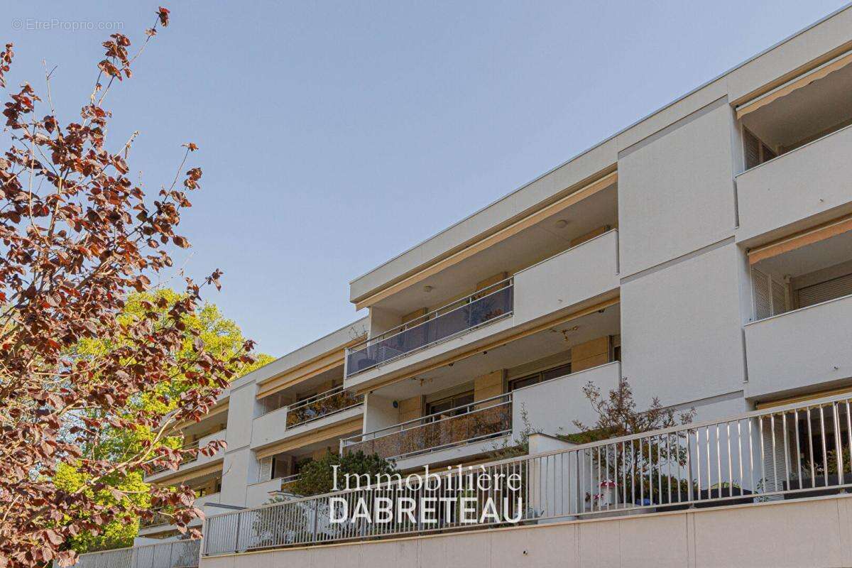 Appartement à CHARBONNIERES-LES-BAINS