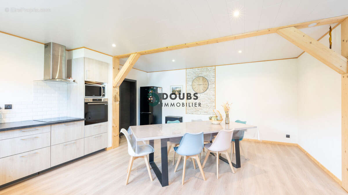 Maison à GUYANS-VENNES