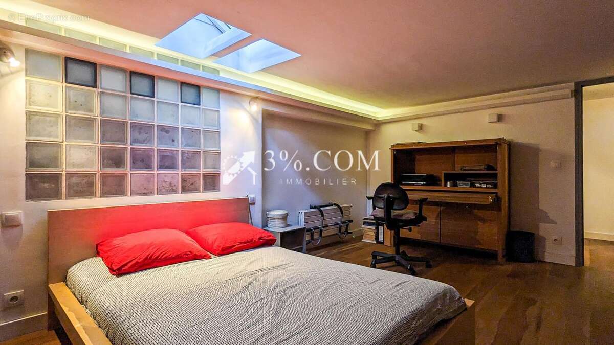 Appartement à MARSEILLE-1E