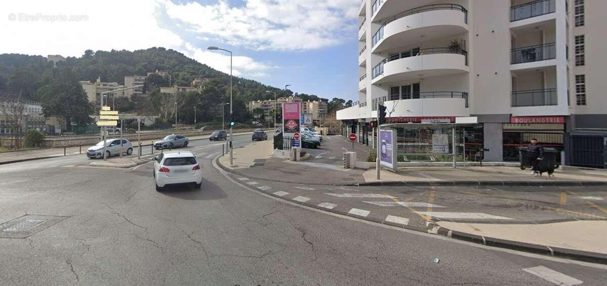 Commerce à MARSEILLE-9E