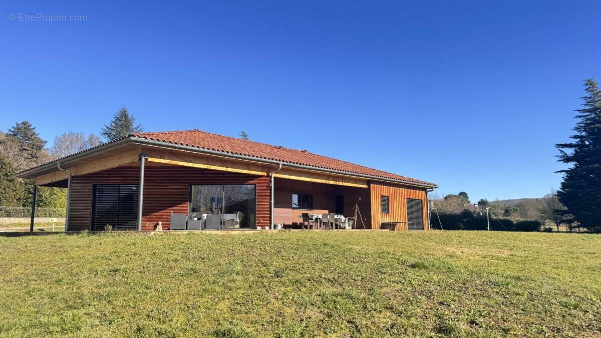 Maison à TOUR-DE-FAURE