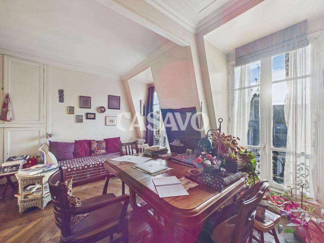 Appartement à PARIS-10E