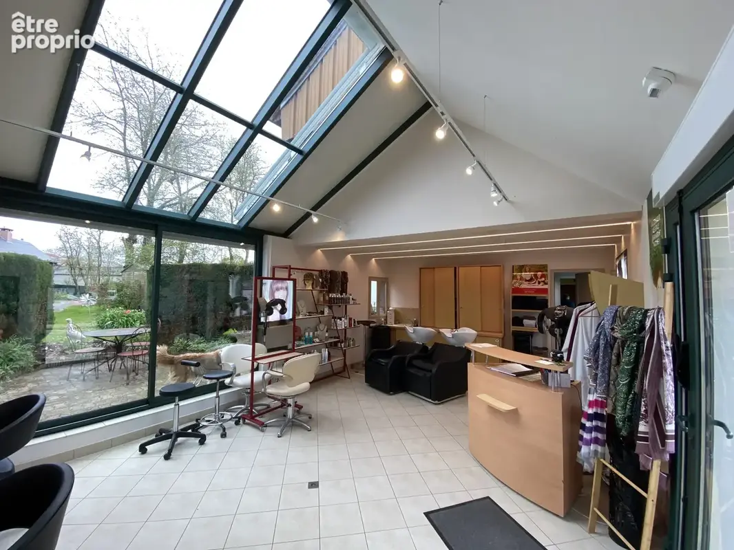 Salon de coiffure a vendre - cadre campagne + clientele fidele ! - photo 1