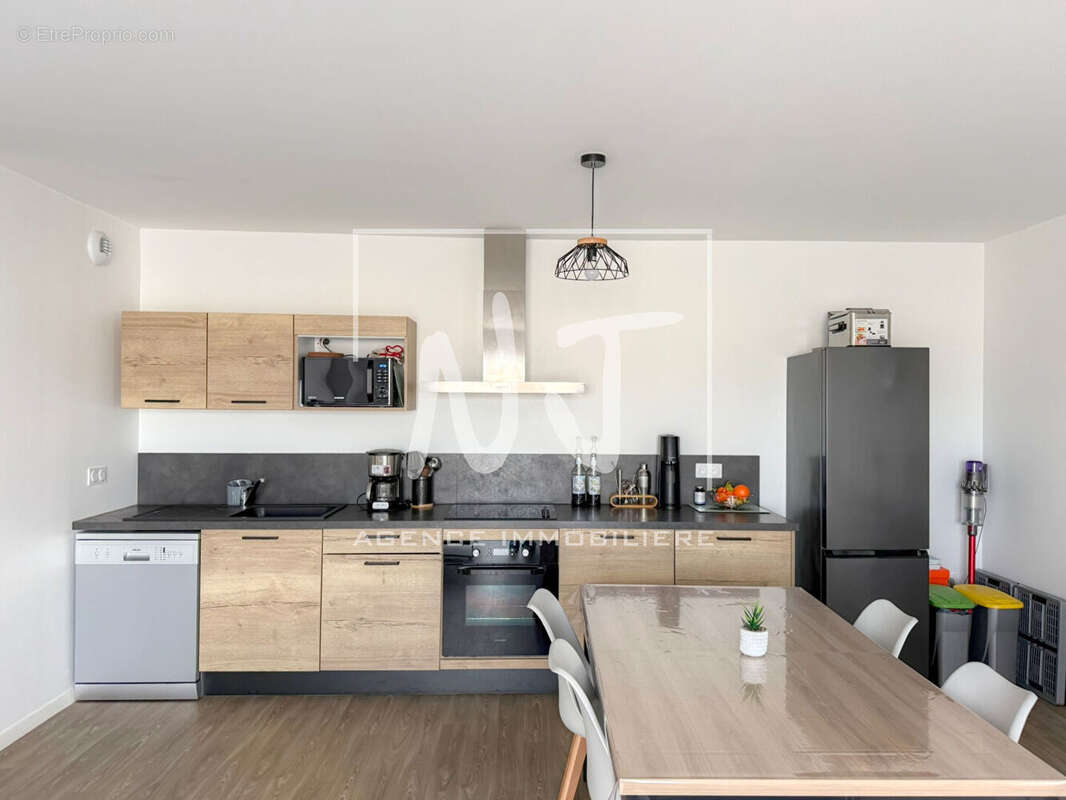 Appartement à LES PONTS-DE-CE