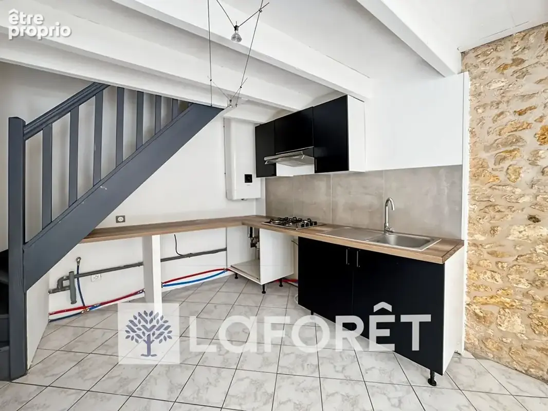 À vendre : maison de ville de 53m², 3 pièces située à MONTENDRE (17130) - photo 2