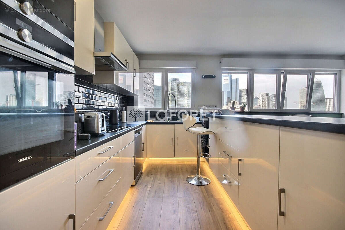 Appartement à COURBEVOIE