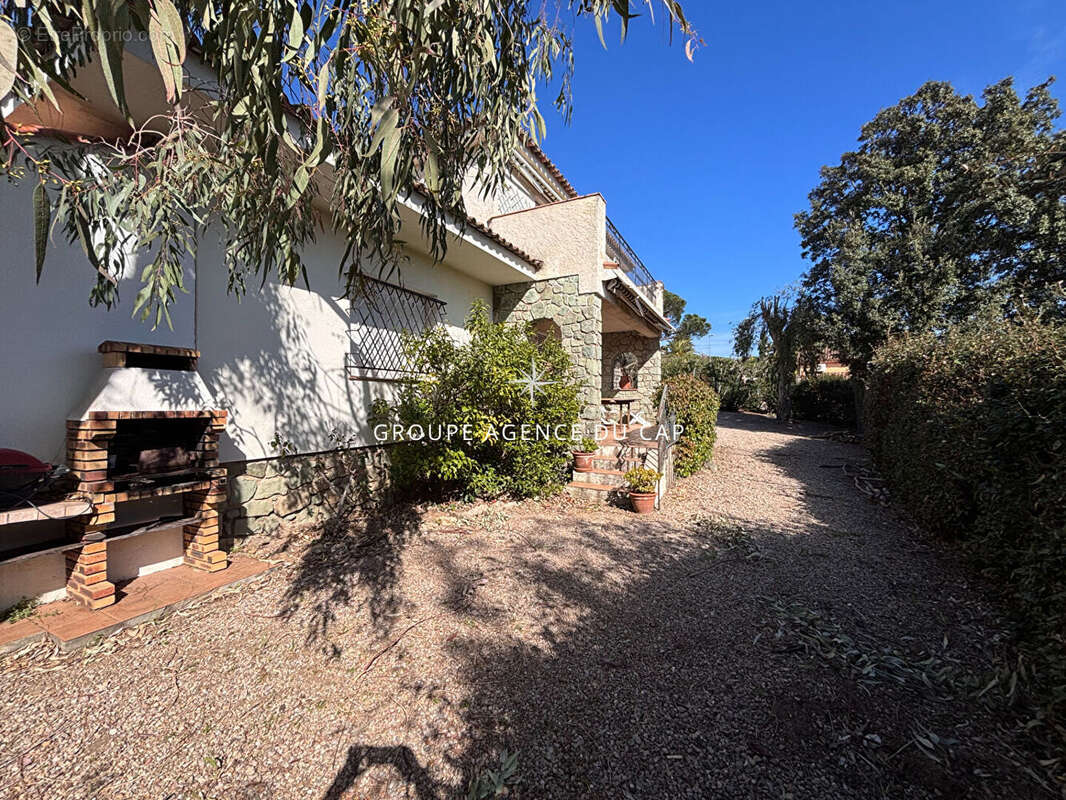 Maison à LES ISSAMBRES