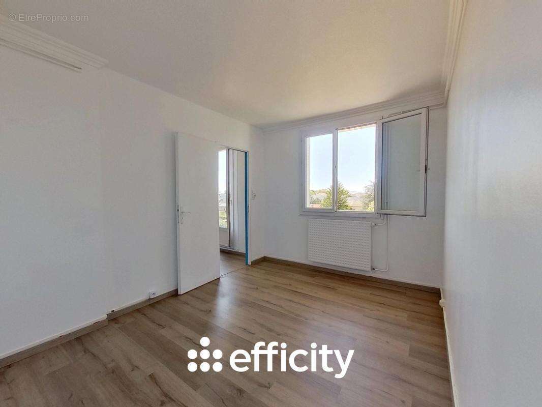 Appartement à MEYZIEU