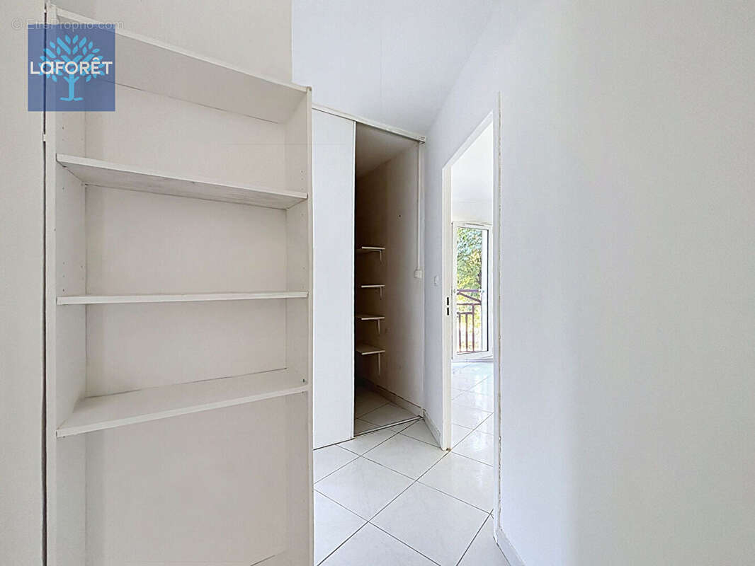 Appartement Saint Genis Laval 3 pièces 70 m2 - Garage - photo 6