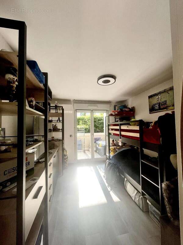 Chambre 2 avec placard intégré - Appartement à CANNES