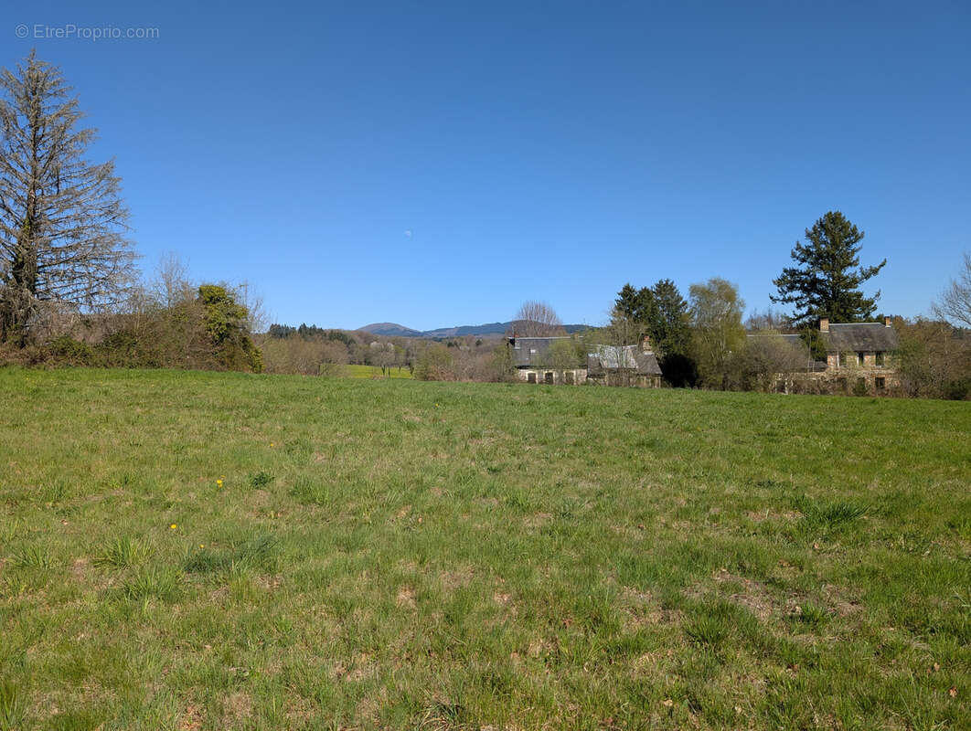 Terrain à LE LONZAC