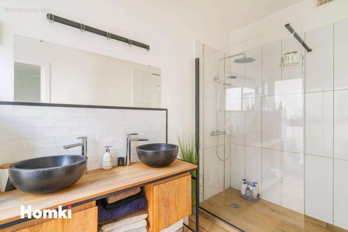 Appartement à MARSEILLE-7E