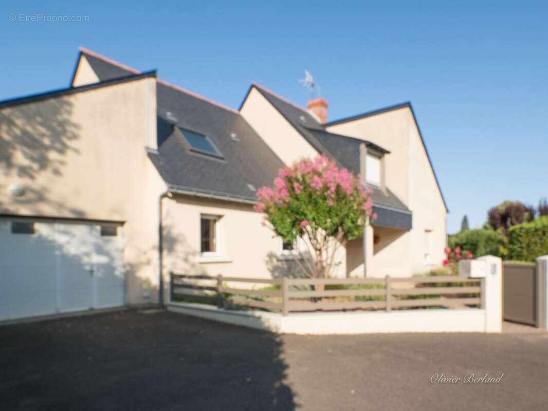 Saumur Château – Maison contemporaine 220 m² – Jardin 997 m² – Coup de cœur familial - photo 2