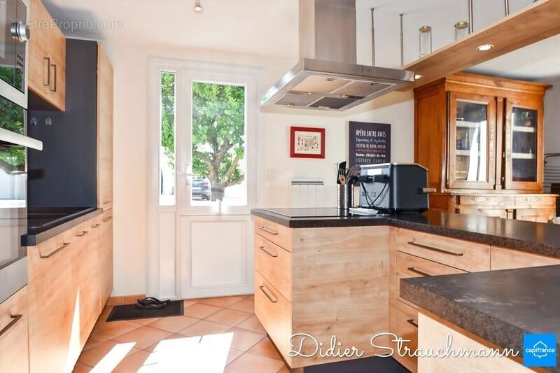 Maison à vendre 8 pièces CLAVETTE (17) - photo 8