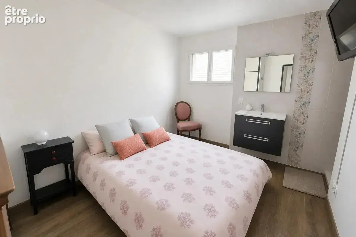 Maison de 6 pièces de 120 m² à Candé - photo 10
