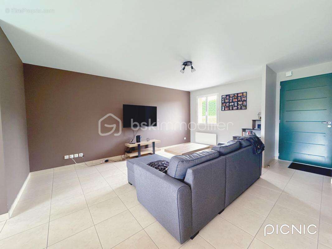 Jolie maison de construction traditionnelle de 2015 - photo 6