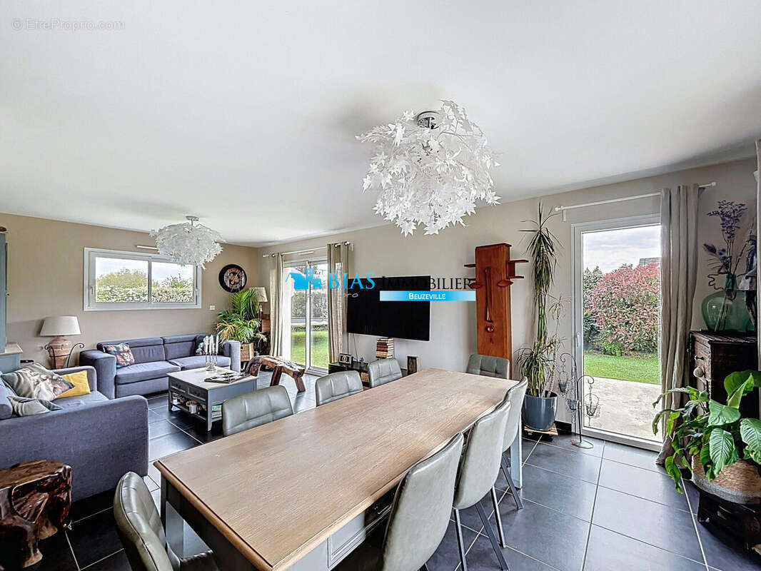 vue depuis cuisine - Maison à HONFLEUR