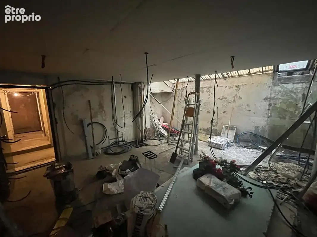Pantin  église de pantin  2 pièces  42 m²  loft d'atelier  verrière  plein sud  3,21 m hsp  à rénover  avl immobilier - photo 5