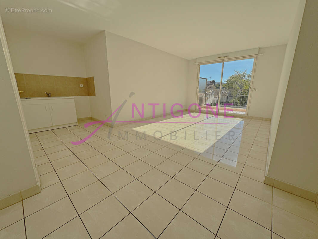 Appartement à SIX-FOURS-LES-PLAGES