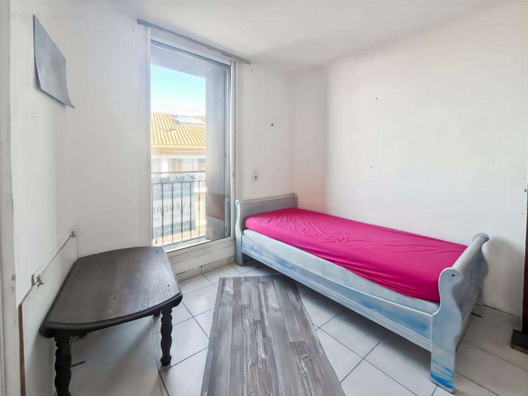 Vente immeuble à Marseillan avec appartement et locaux - photo 16
