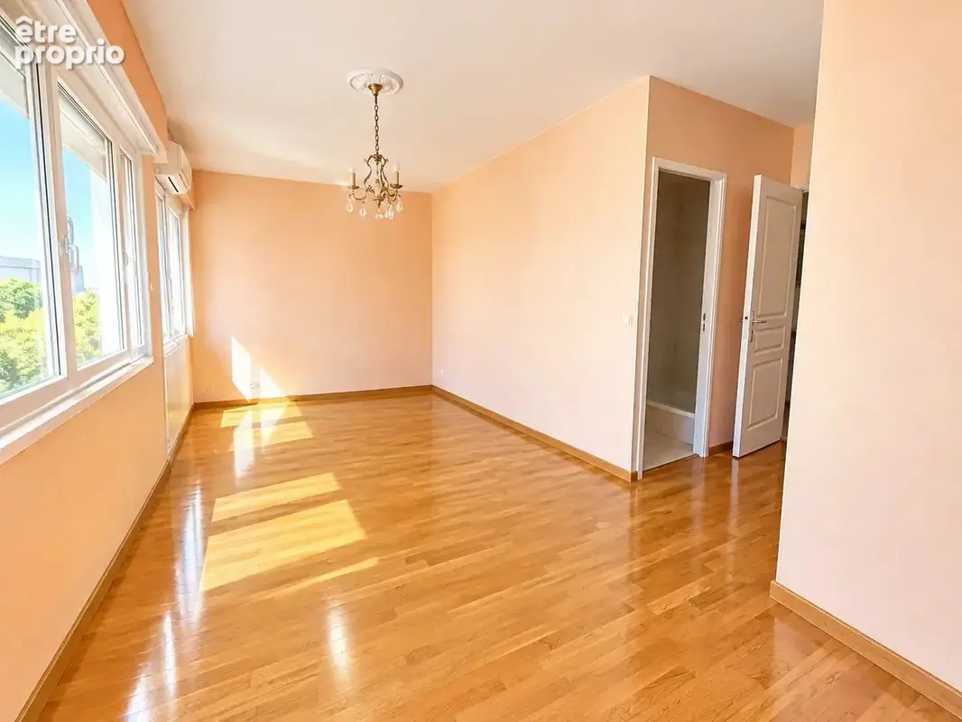 Appartement 4 pièces 126 m² à vendre à Nimes (30900) - photo 7