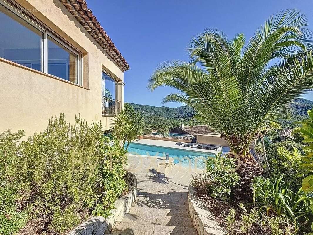 Maison à LES ADRETS-DE-L'ESTEREL