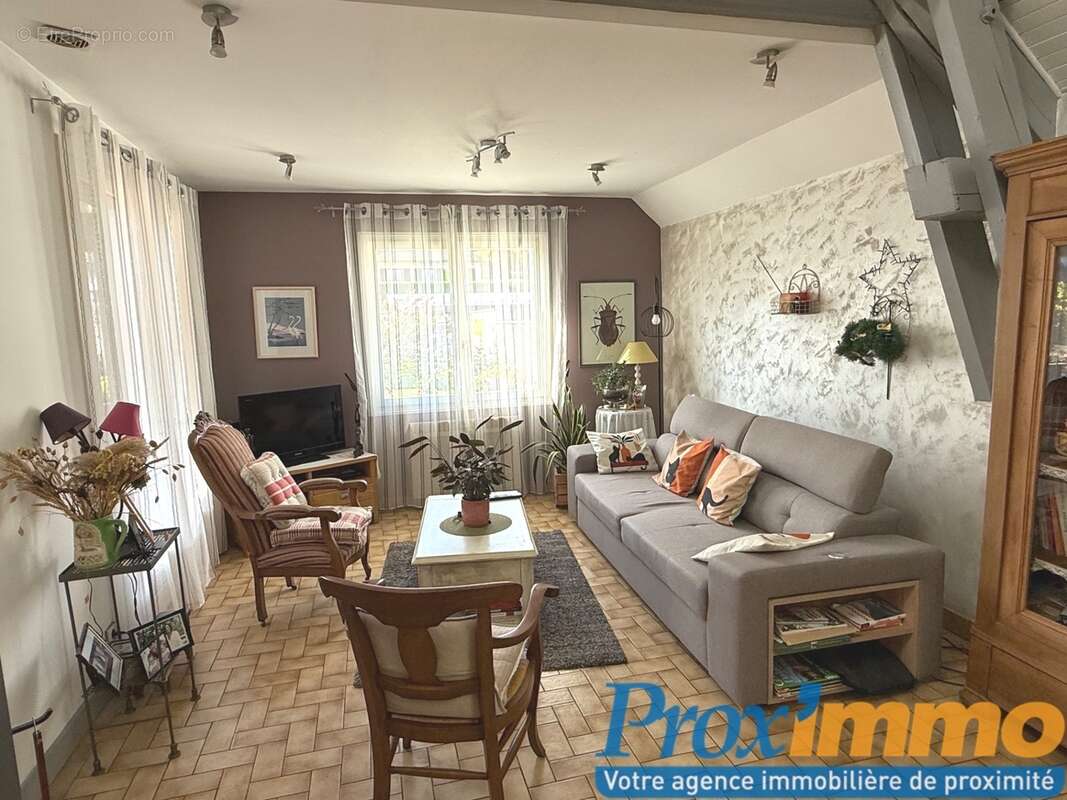 Maison à MIRIBEL-LES-ECHELLES