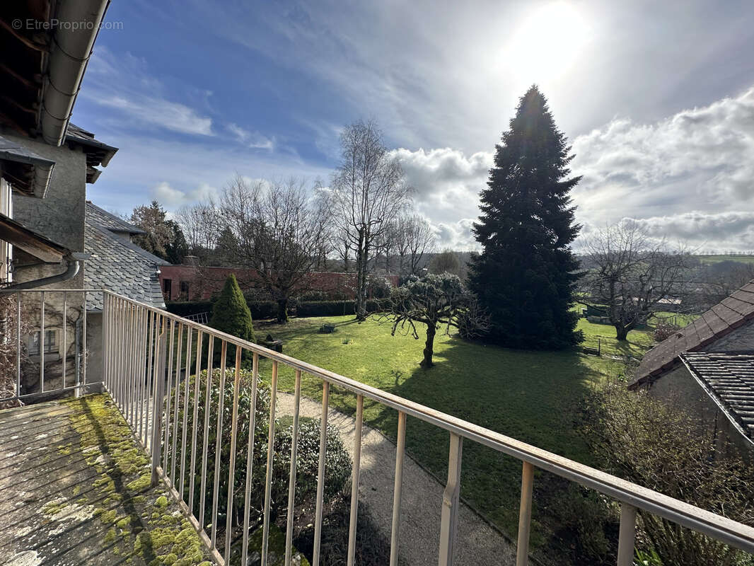 Maison à ARPAJON-SUR-CERE