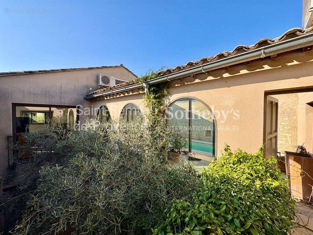 Maison de charme avec piscine au cœur de Maussane-les-Alpilles - photo 5