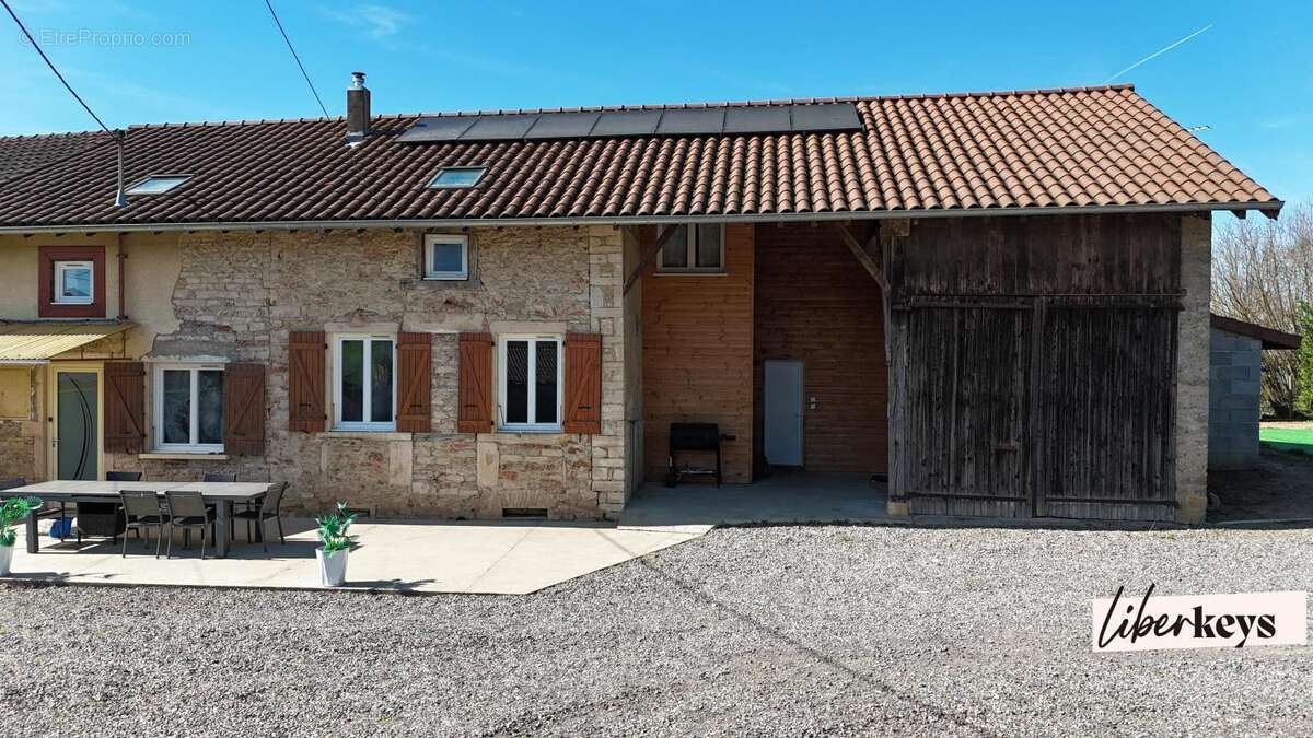 Maison à SAINT-BENIGNE