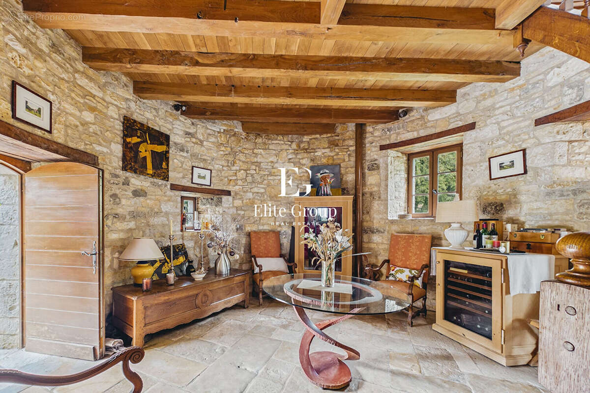 À vendre demeure de charme - 415 m² au coeur d'un parc arboré de 2,6 hectares - photo 16