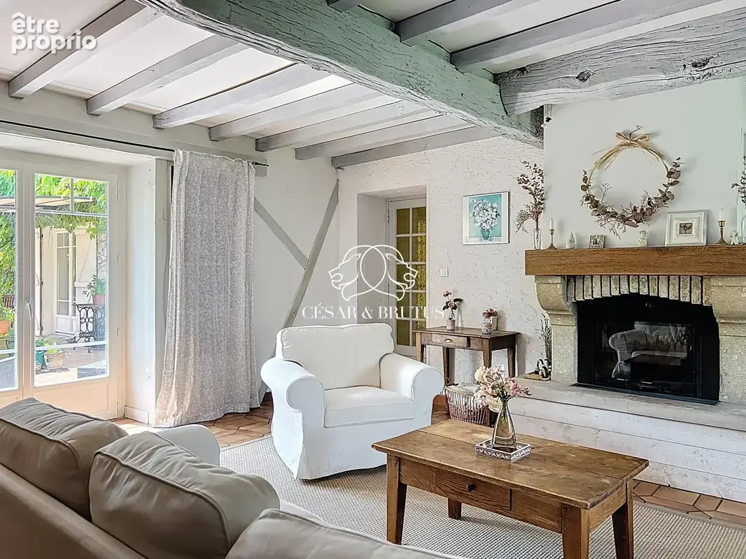 Maison 245 m² à Cordelle  - photo 5