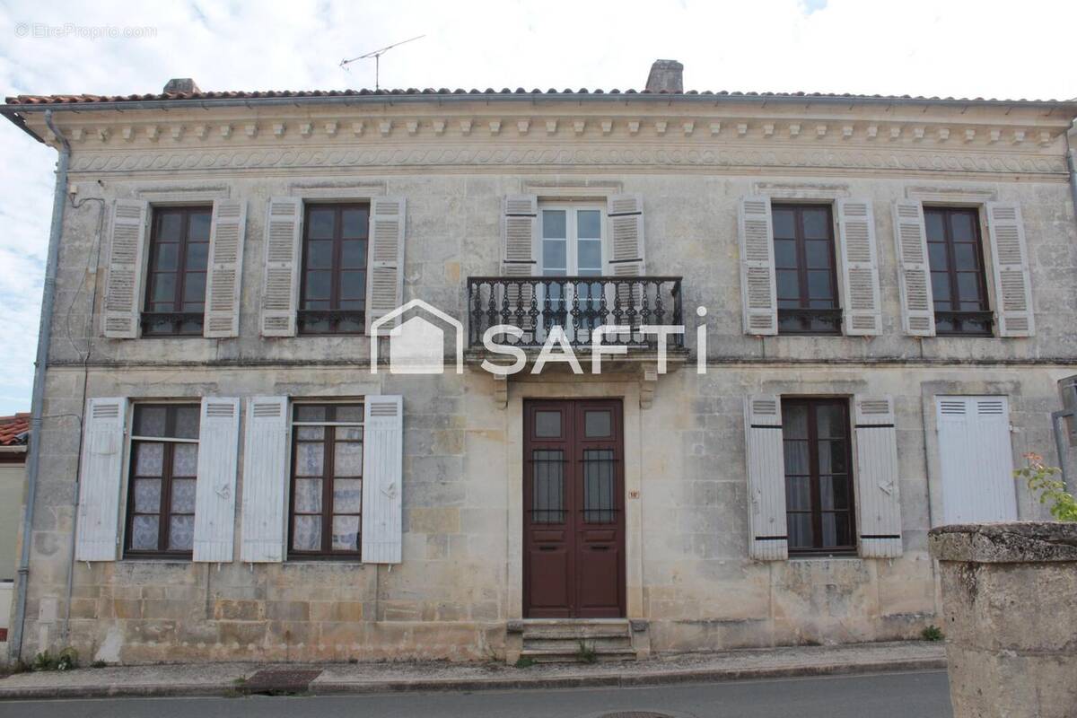 Photo 1 - Maison à SAINT-BONNET-SUR-GIRONDE