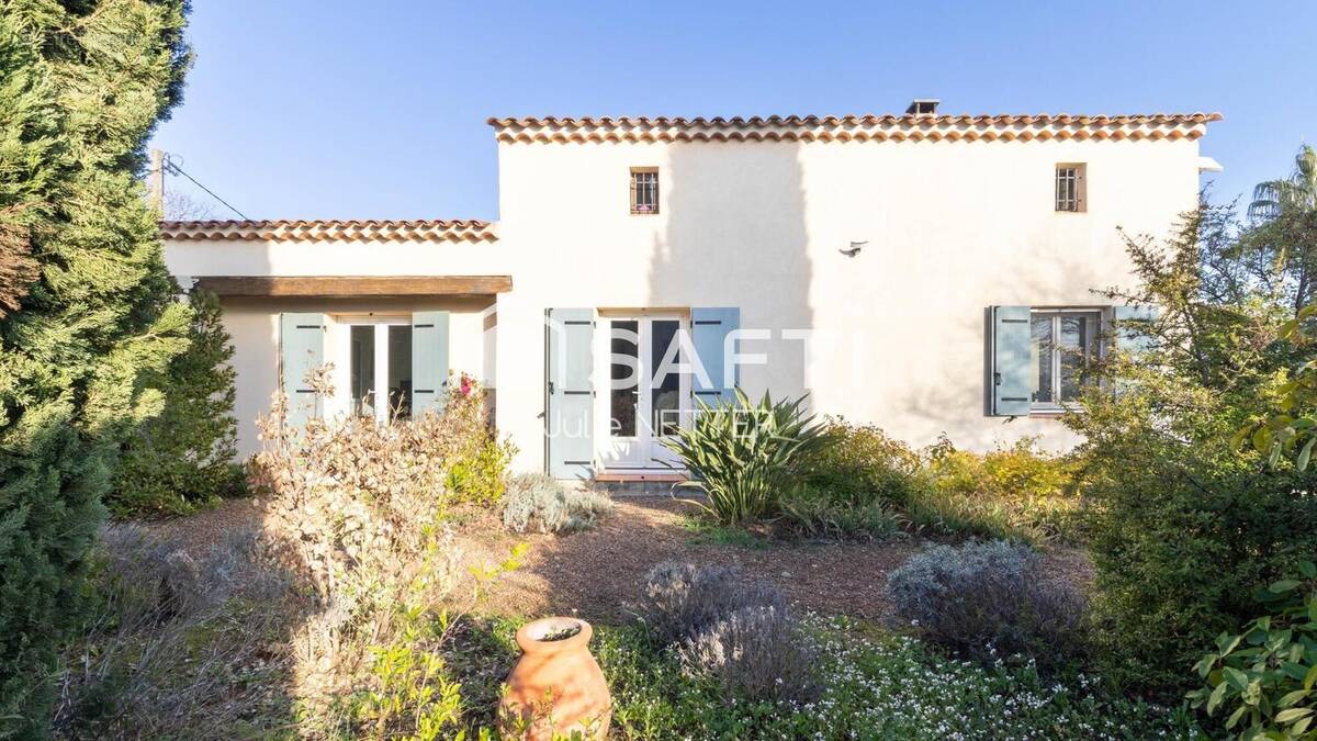 Photo 1 - Maison à ROQUEBRUNE-SUR-ARGENS