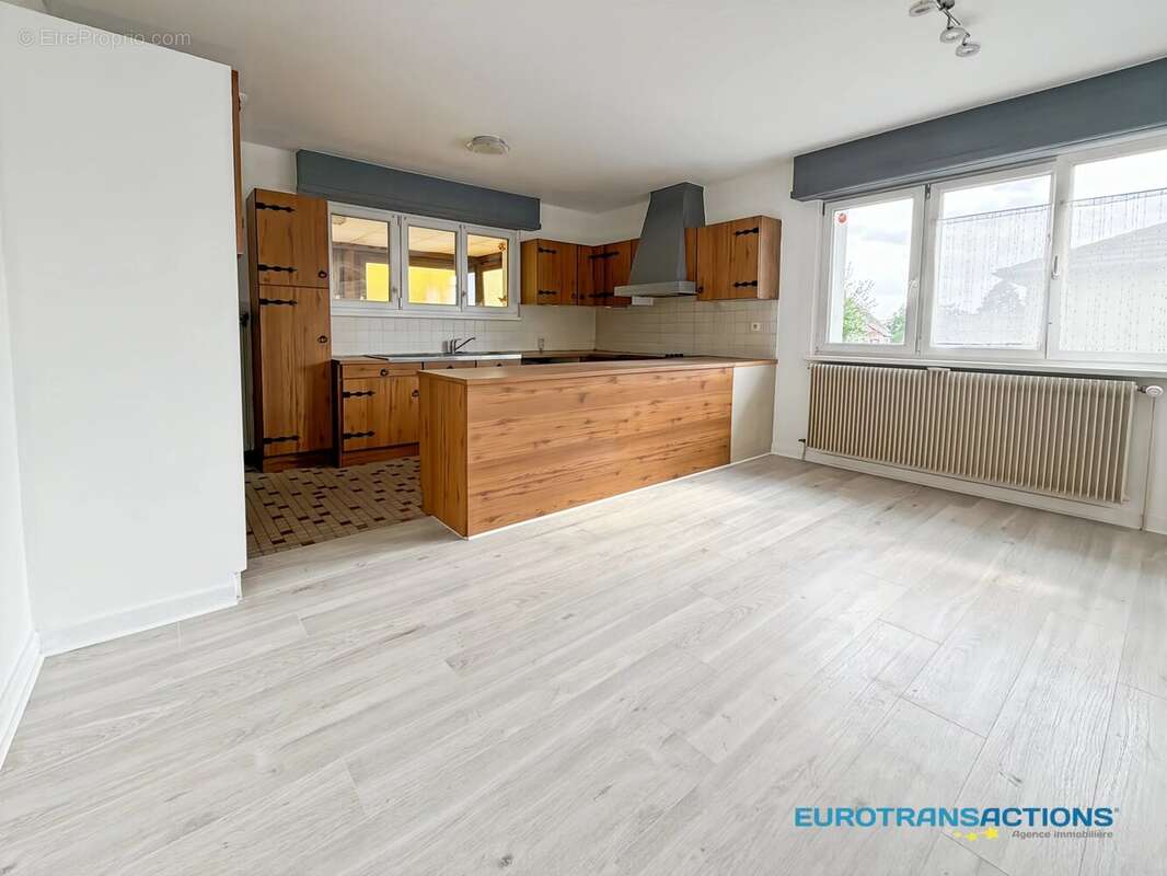 Villa de Plain-pied de 176m² sur 9,80 ares - photo 4