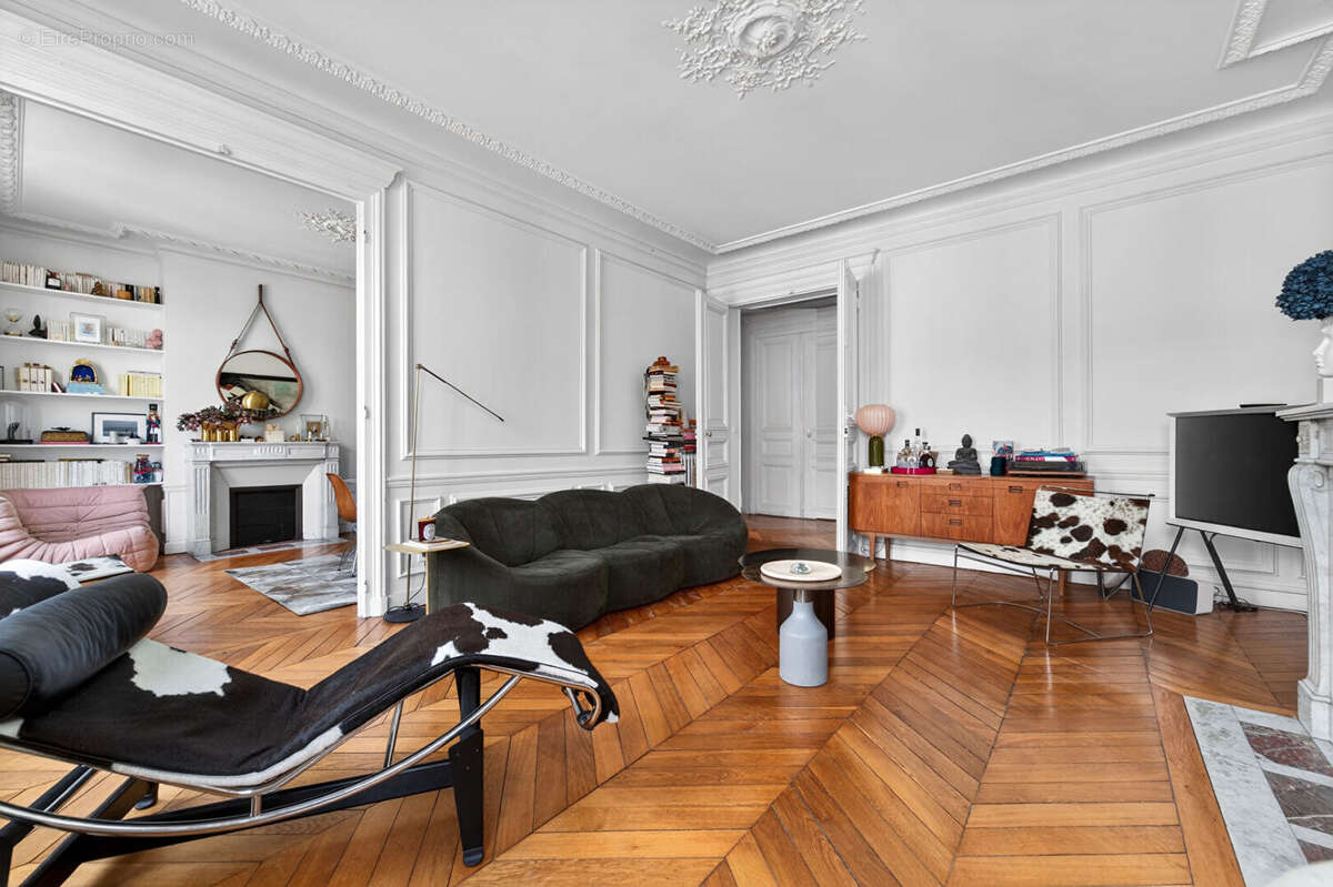 Appartement à PARIS-7E