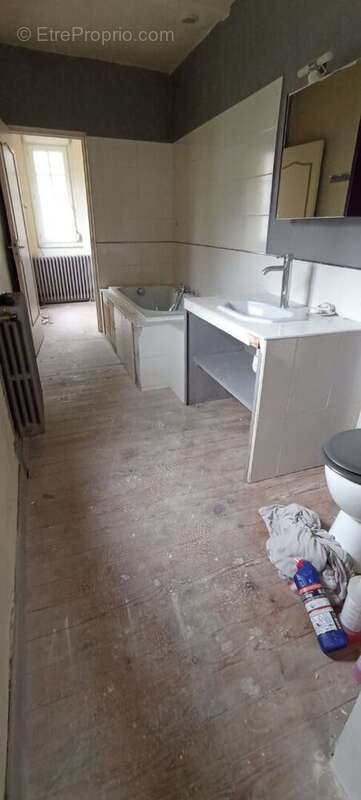 Maison à SAINT-CYR-DU-RONCERAY