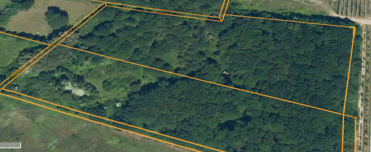 Terrain à SAINT-SYLVAIN-D&#039;ANJOU