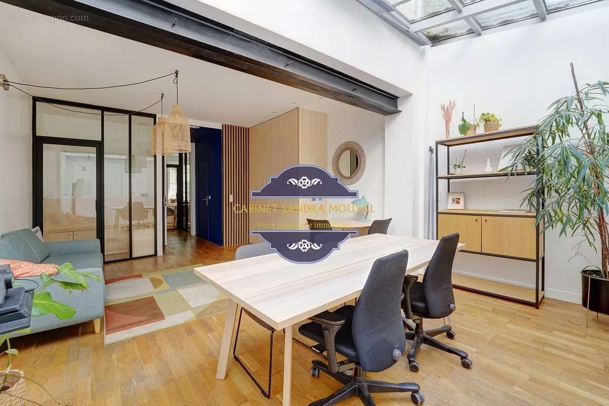 Commerce à PARIS-11E