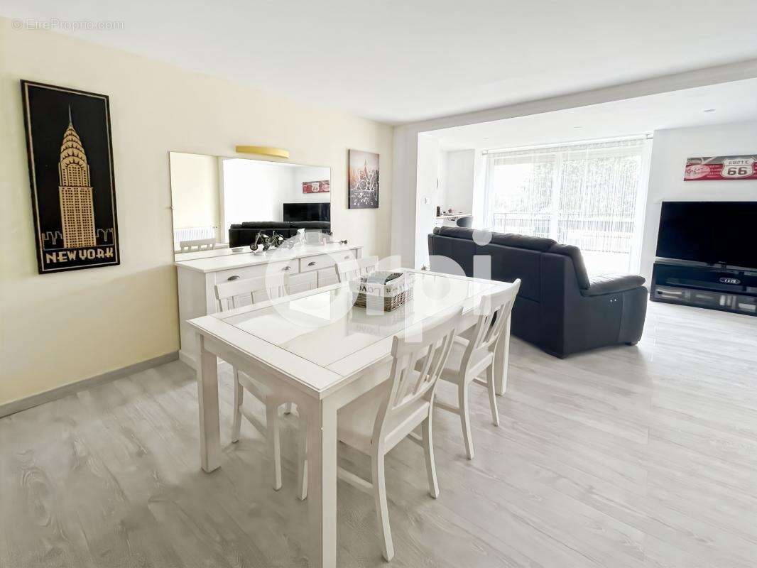 Maison à SAINT-MARTIN-BOULOGNE