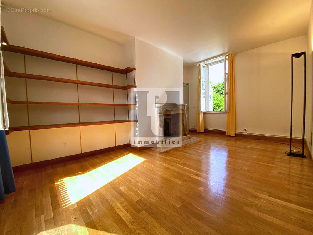 Maison à GREZ-SUR-LOING