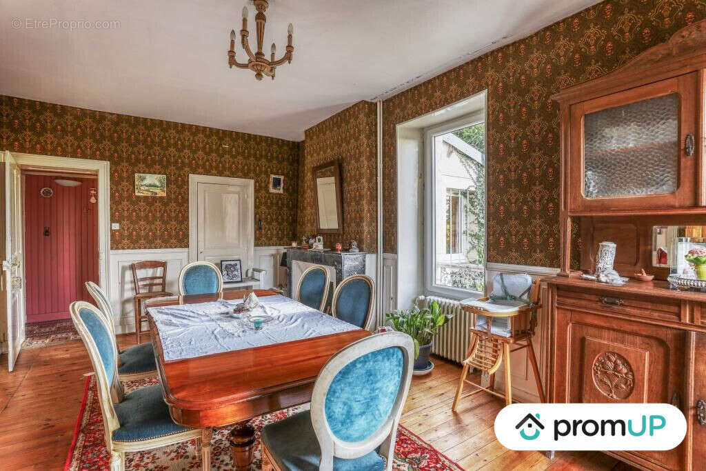 Maison à COURDEMANCHE