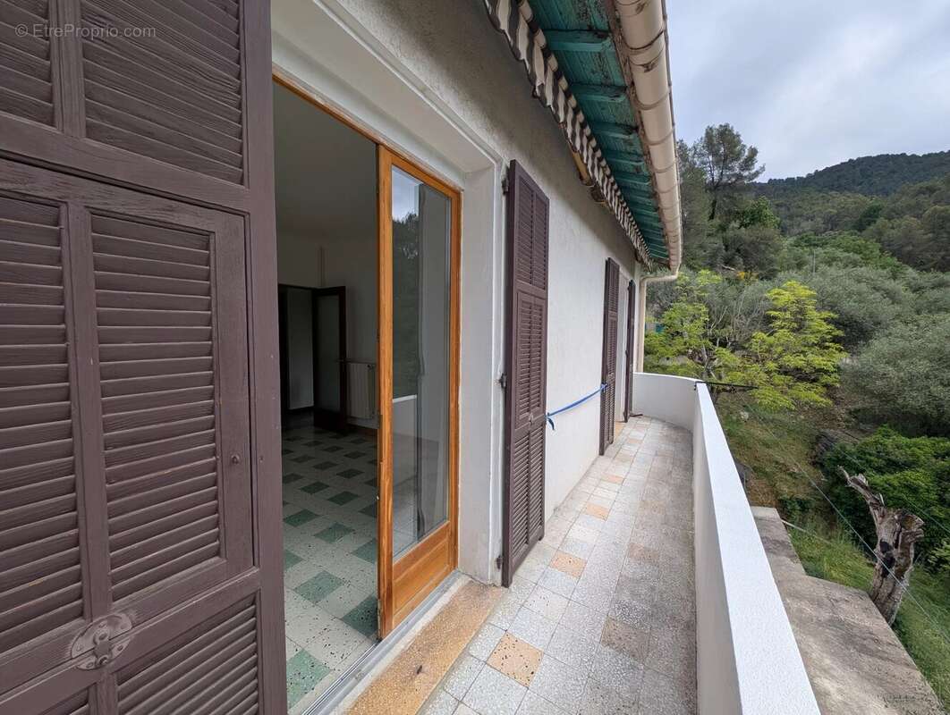 Appartement à PEILLE